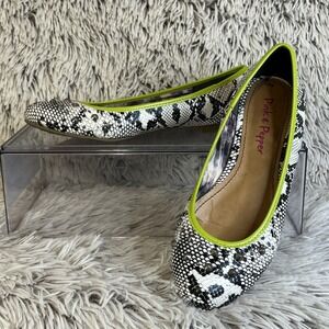 Pink & Pepper Ballet Flats 7.5 M Black White Snakeskin Leatherette Studded Green